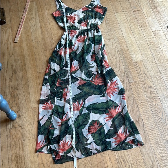 Show me your mumu maxi dress size medium - Picture 9 of 12